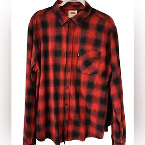 Levi’s plaid button up long sleeve